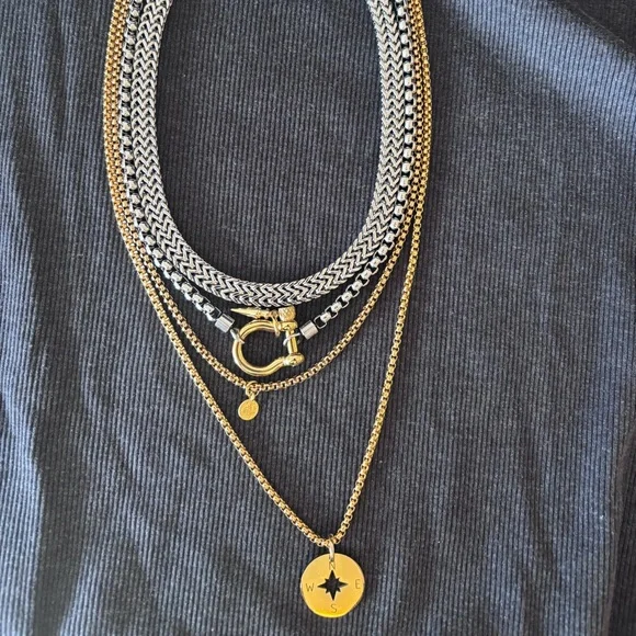 Artizan Joyería Herradura Two-Tone Layered Necklace — Gold & Silver - Picture 8 of 11